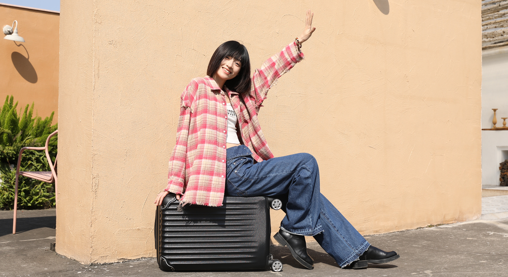 女性の旅を彩る「スーツケース」の選び方は?お見逃しなく!