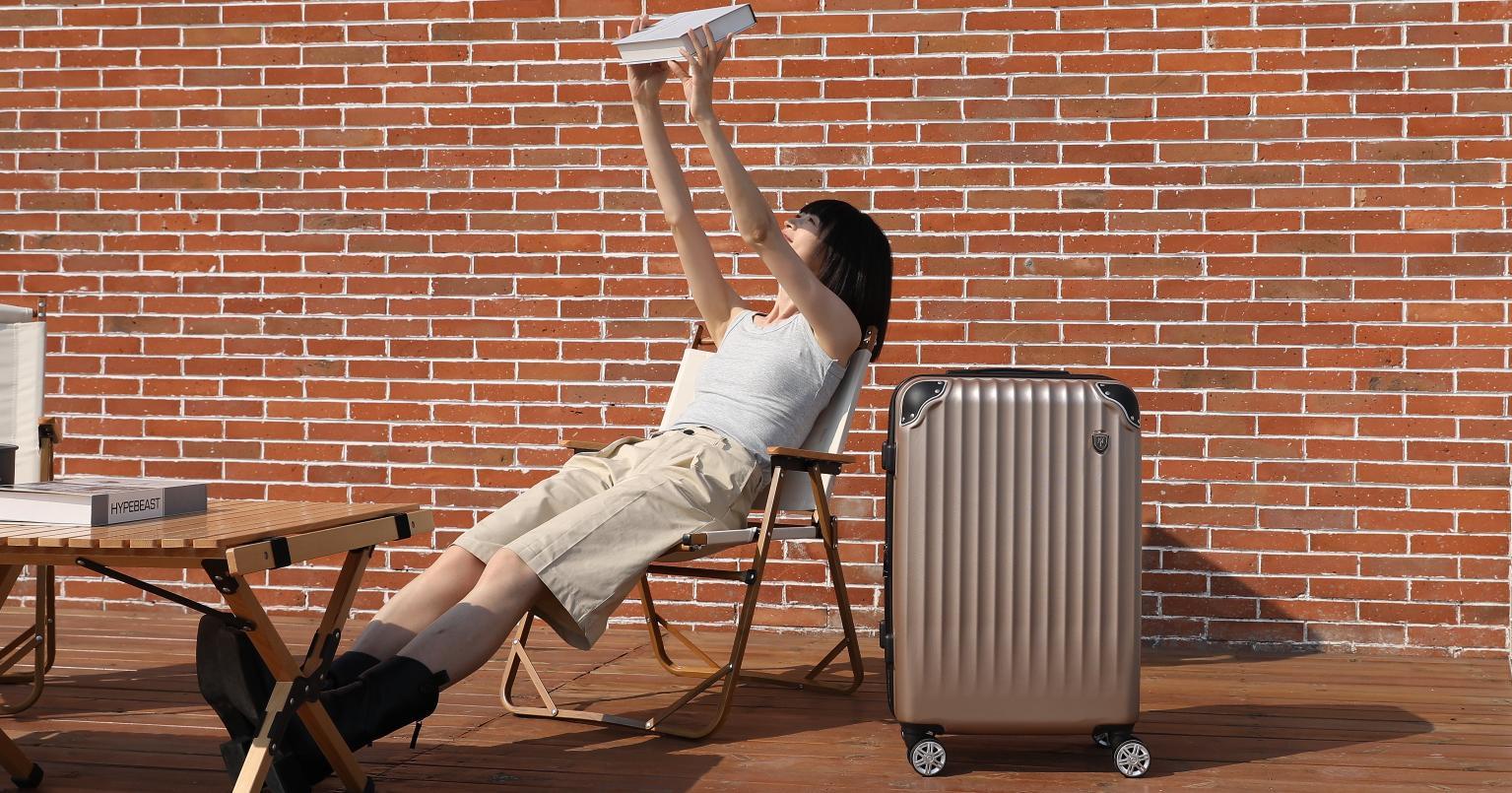 バレンタインデーのプレゼントにスーツケース?意外な最高の贈り物!