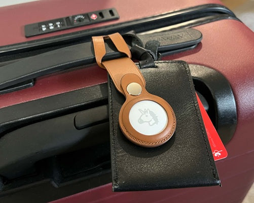 Apple AirTagsやTileなどの追跡デバイスを使用すると、荷物の位置をリアルタイムで確認できます。