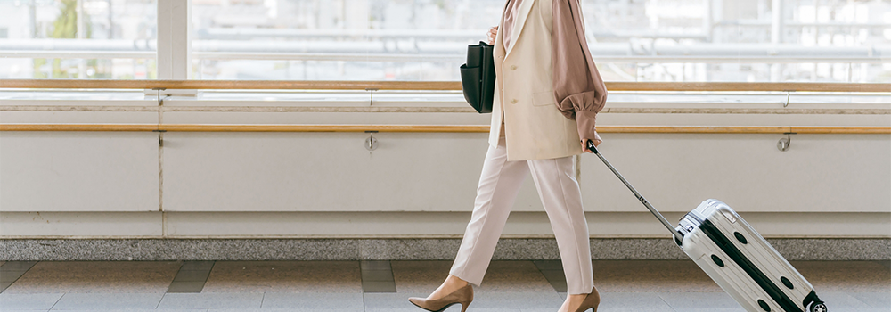 海外旅行では、国内旅行よりも長期になることが多く、またお土産や現地での買い物も増えるため、余裕のあるサイズ選びが必要
