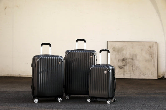 【旅行のトラブル】スーツケースが壊れたらどうする？壊れやすいパーツと対処法を徹底解説