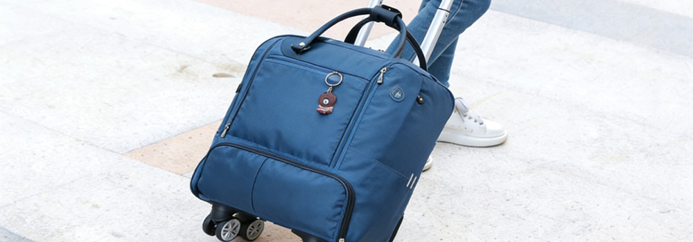 最初に買ったのは、いわゆる「キャスター付きの旅行バッグ」。