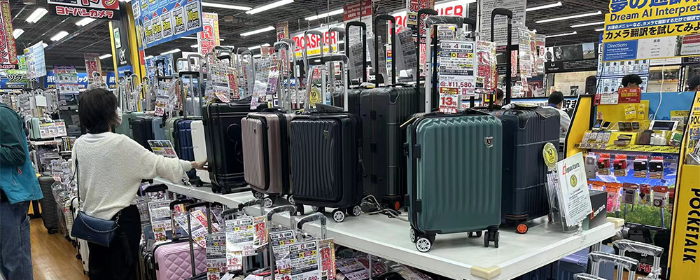 実際に商品を見て、触って、確かめながら買えるのが「店舗購入」の魅力。