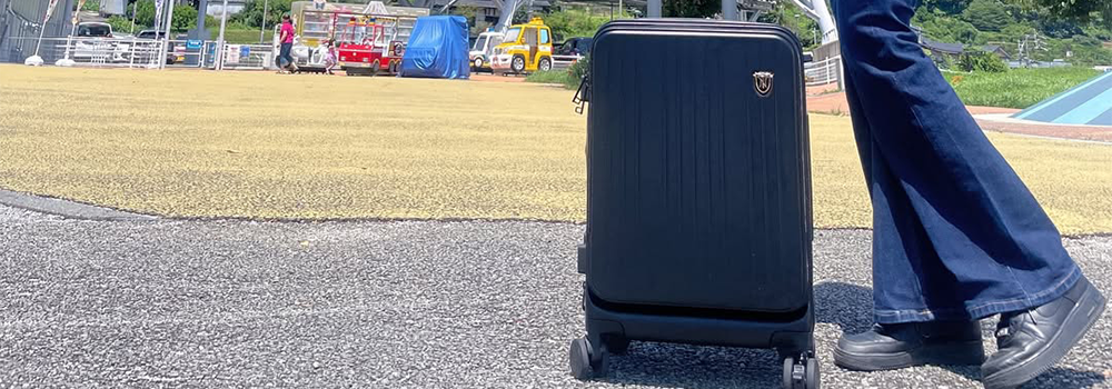 New Trip 0501は、単なる前開きスーツケースではなく、壊れ物を守るための構造そのものが強い