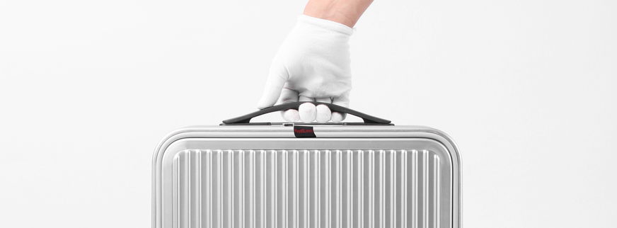 アルミスーツケースのデメリットにあるデメリットも考慮が必要です。