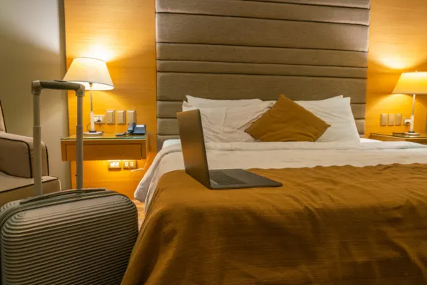 ホテルは「安全そう」に見えますが、実は意外と盗難が多い場所です。