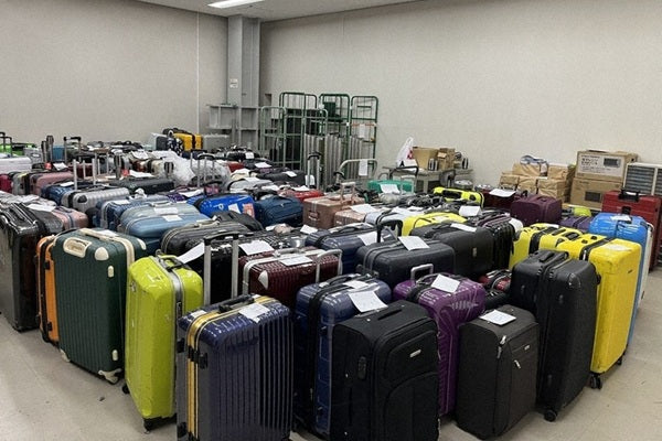 日本の主要国際空港では、不要になったスーツケースの引き取りサービスを提供している。