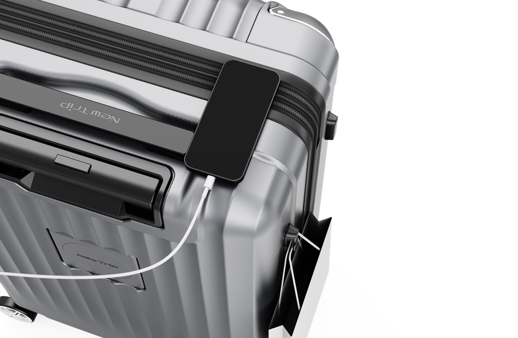 「New Trip 0201Plus」の拡張機能。
真ん中の筐体に備わっていて、ジッパーを開くだけで厚さが5cmアップ。容量がグッと増えるんです。
そして、このスーツケースのサイズは40L、60L、95Lの3種類があって、週末旅行から長期滞在までカバー。