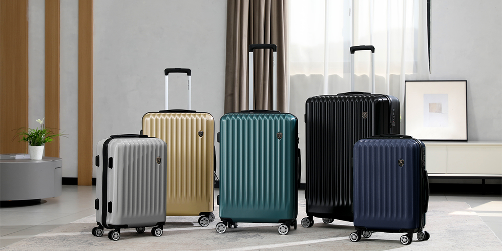 この記事では、長期の海外旅行に最適なスーツケースの選び方から、おすすめのNew Tripモデルを徹底解説します。