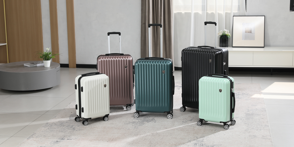 このブログでは、トランクのスペースを最大限に活用し、安全に荷物を守るための実践的なコツを紹介します。ドライブ旅行に最適なNew Tripのスーツケースもおすすめします。