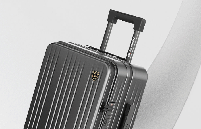 革新的なNew Trip 0501スーツケースは、横開きフロントオープン構造で、立てたままノートパソコン、タブレット、パスポートなどを瞬時に取り出せます。